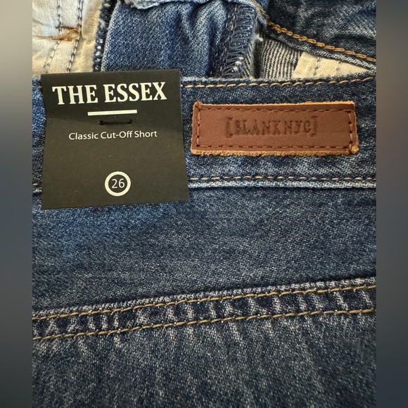 ☀️NWT! Blank NYC Distressed Shorts - Picture 8 of 8